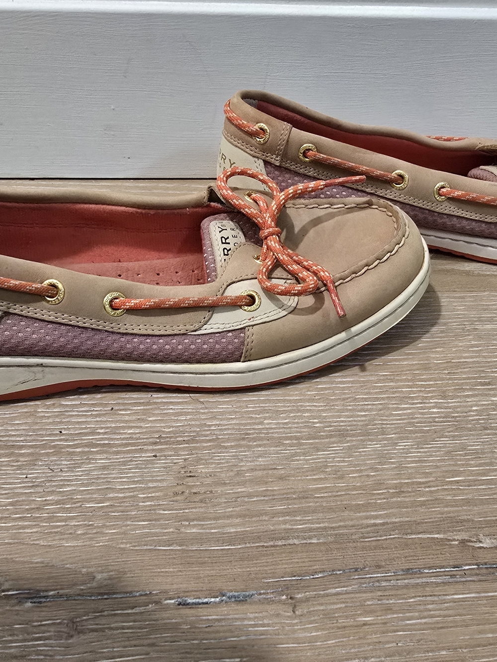 Sperry Women's Tan and Coral Boat Shoe Size 9